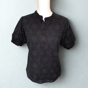 Lea & Nicole Black Eyelet Overlay Top Blouse Size Medium 100% Cotton